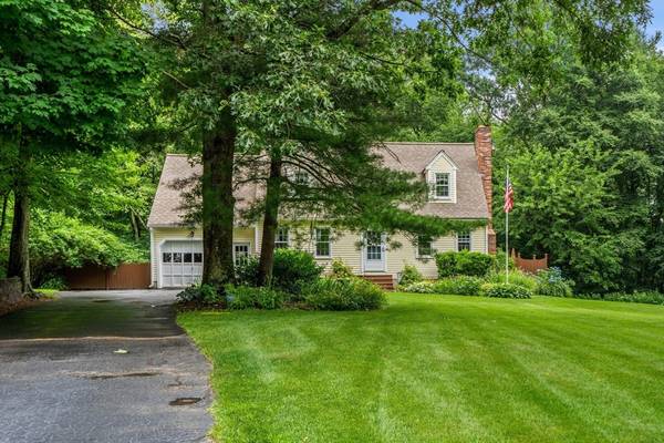 Uxbridge, MA 01569,23 Waucantuck