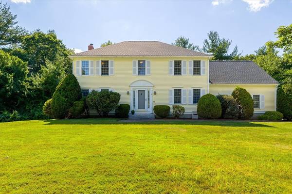 77 Lamplighter Drive, Shrewsbury, MA 01545