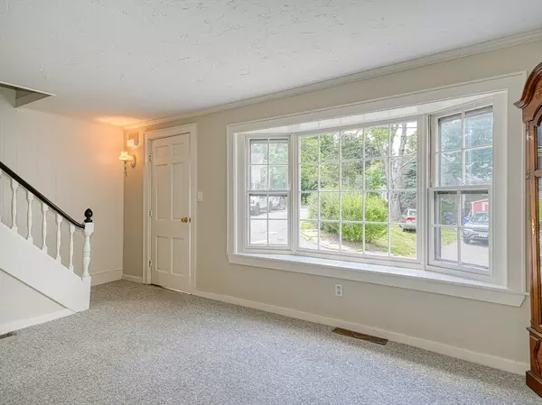 Maynard, MA 01754,6 Spring Ln
