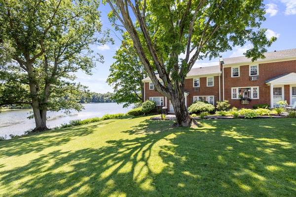 50 Lake Street #I, Winchester, MA 01890