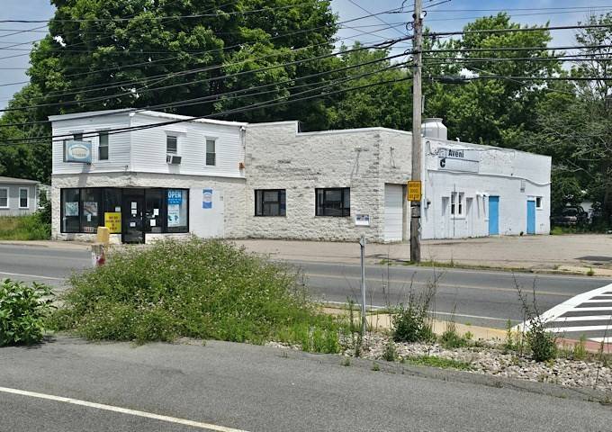 224 Plymouth St, Holbrook, MA 02343