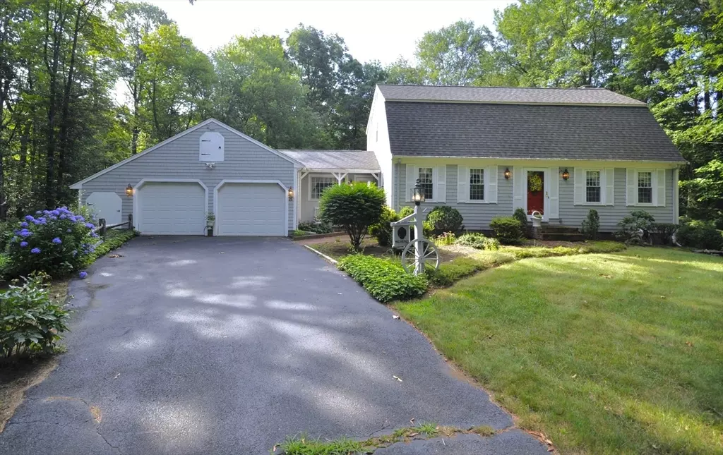 West Bridgewater, MA 02379,35 Tiffany Cir