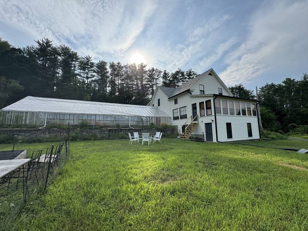 Orange, MA 01364,64 Briggs St
