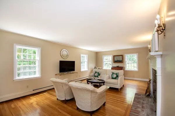 Duxbury, MA 02332,4 Bowsprit Ln