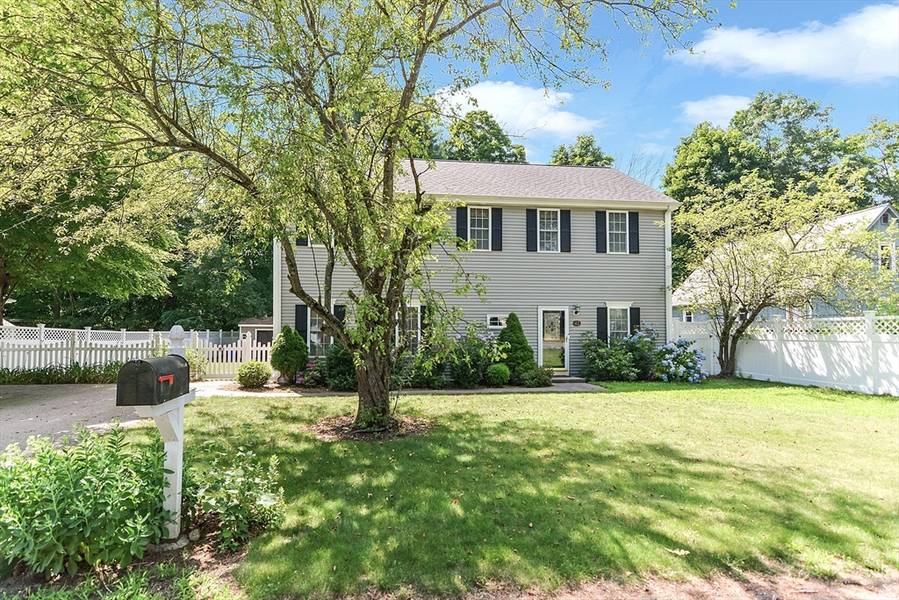 42 Burden Ave, North Attleboro, MA 02763