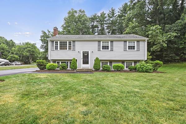 10 Cape Cod Lane, Hanover, MA 02339