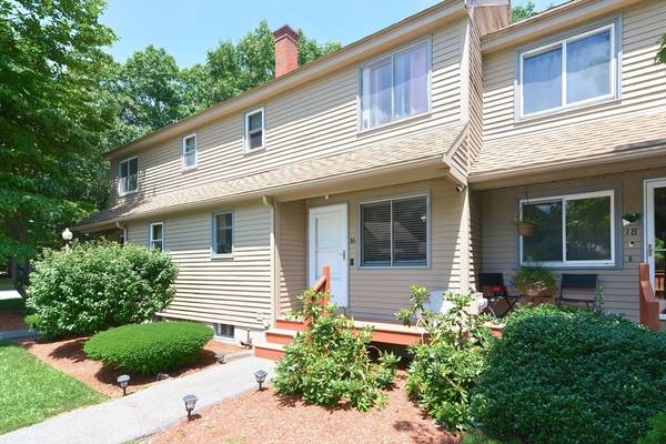 16 Macintosh Ln #16, Leominster, MA 01453