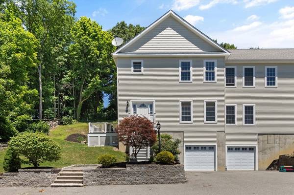 284 Maple Street #284, Middleton, MA 01949