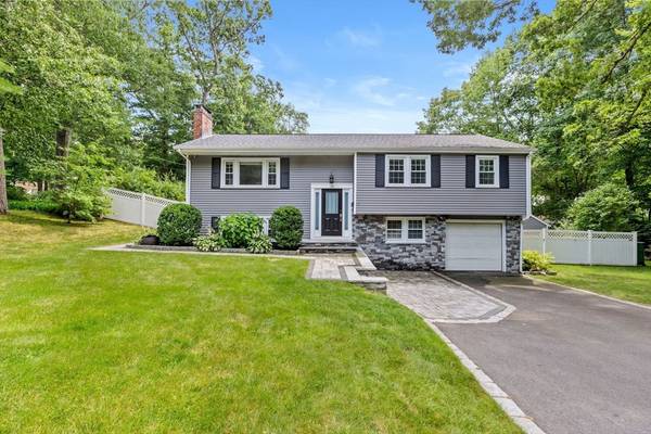 14 Hancock Rd, Hingham, MA 02043