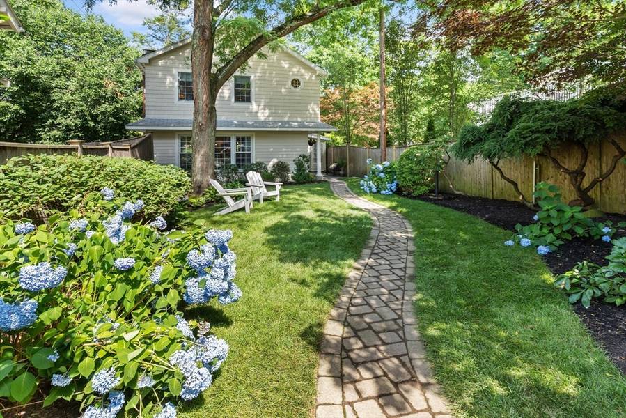 24 Hillside Ave, Arlington, MA 02476