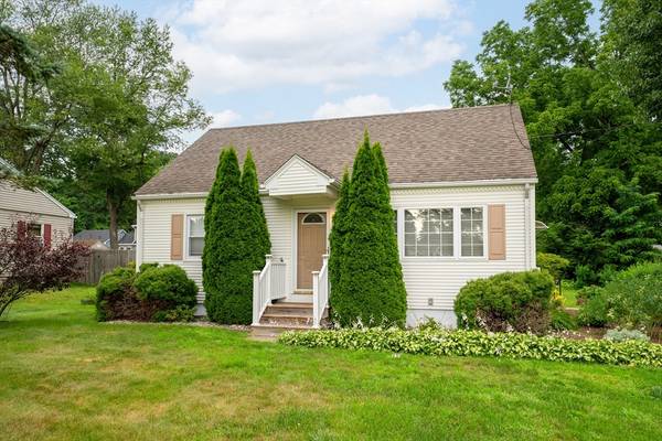 101 River Road, Agawam, MA 01001