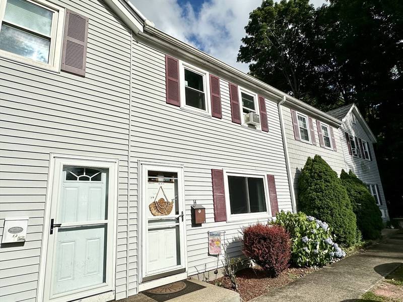 10 Freeman St #14, North Attleboro, MA 02760