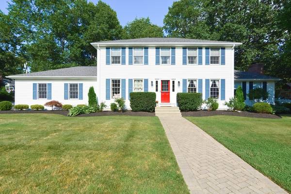 28 Chesett Ln, Attleboro, MA 02703