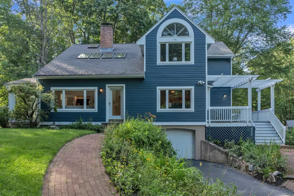 Sherborn, MA 01770,116 Maple