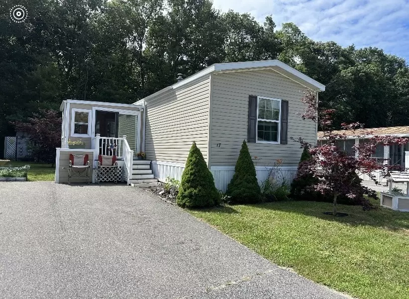 17 Southway, Taunton, MA 02780