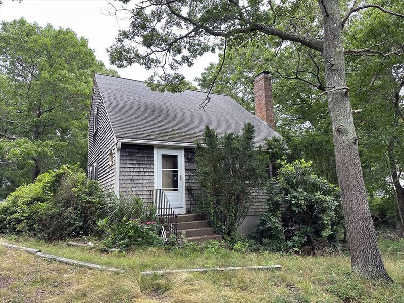 368 Old Plymouth Rd, Bourne, MA 02562