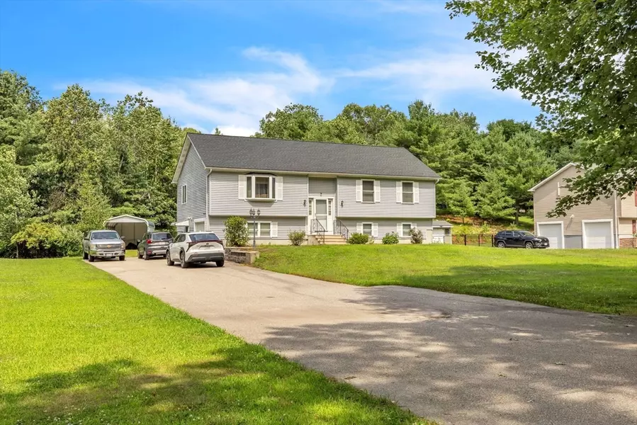 75 Minebrook Rd, Webster, MA 01570