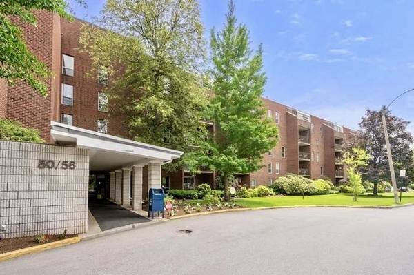 50-56 Broadlawn Park #316, Boston, MA 02467