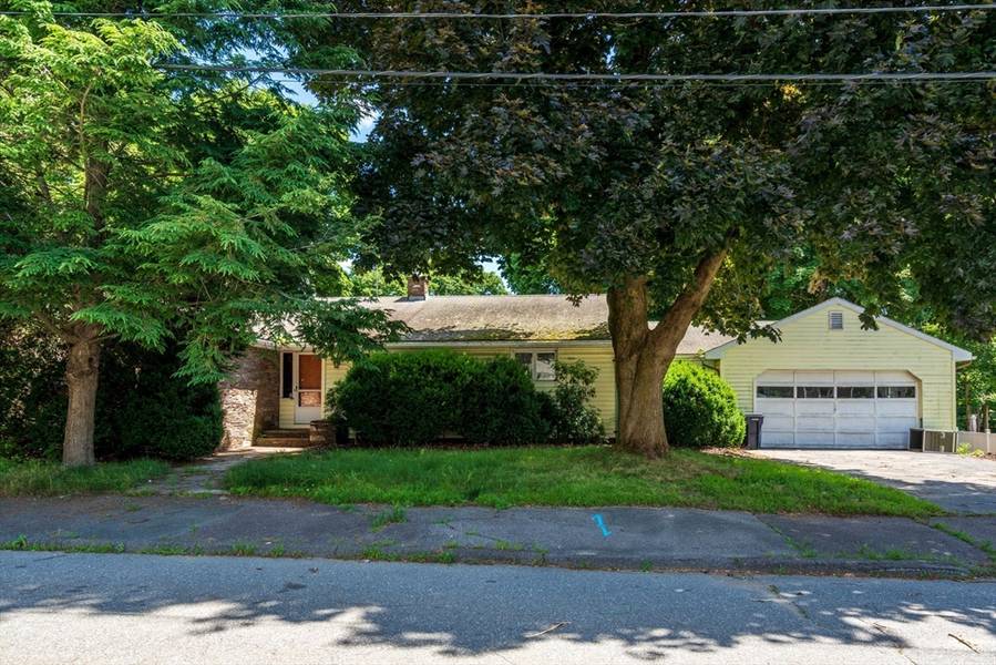 35 Fairview Avenue, Lynnfield, MA 01940