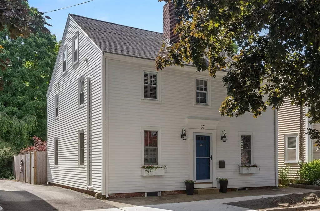 Newburyport, MA 01950,37 Olive St