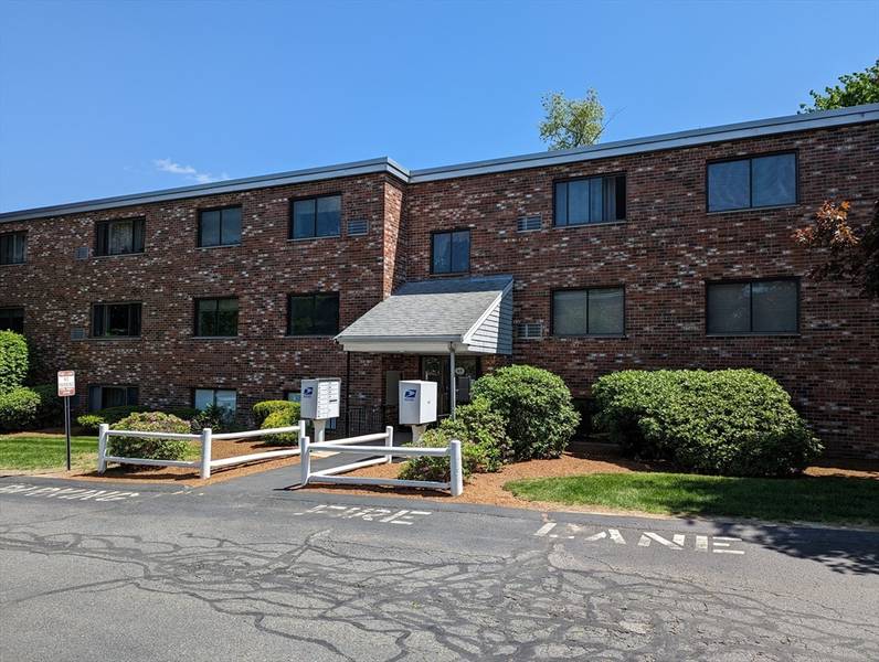 65 Milliken Ave #16, Franklin, MA 02038