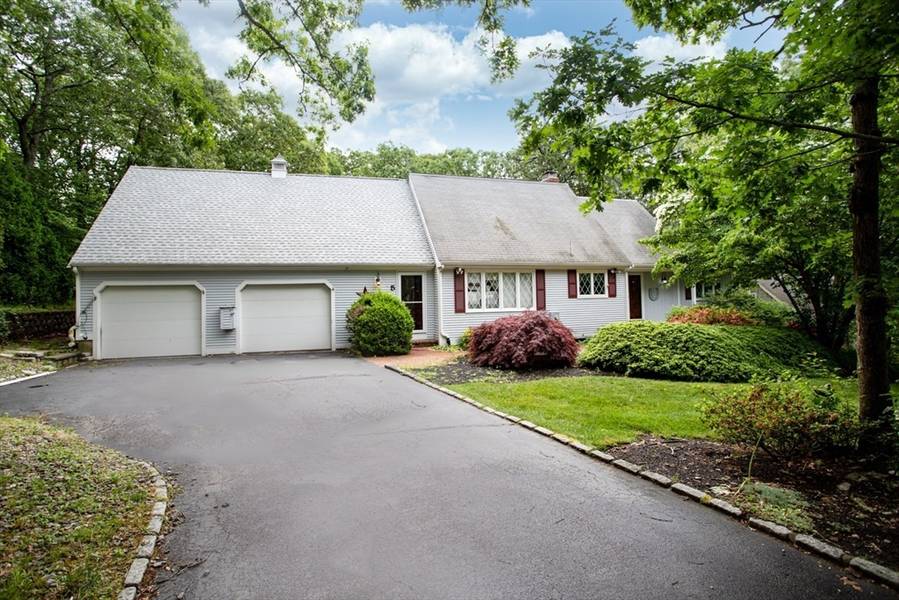 5 Horseshoe Cir, Sandwich, MA 02563