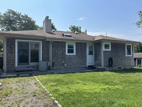 Dartmouth, MA 02748,16 Cottage St