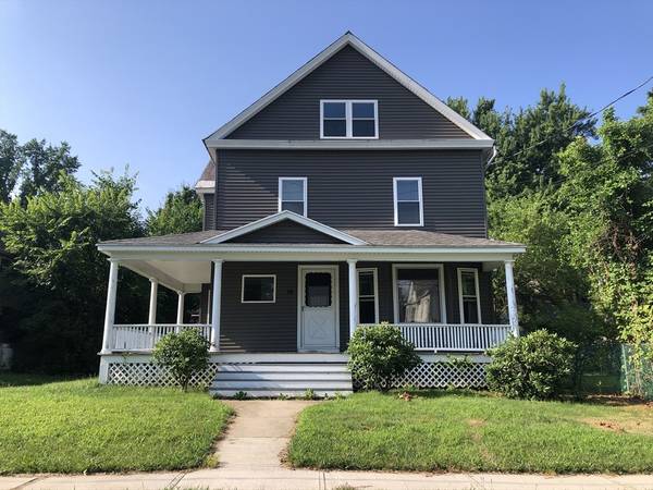 14 Pierce St, Greenfield, MA 01301