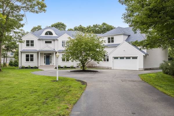 26 Ben Davis Ln, Falmouth, MA 02536