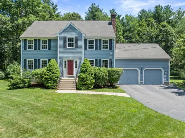 18 Kamark Dr, Medfield, MA 02052