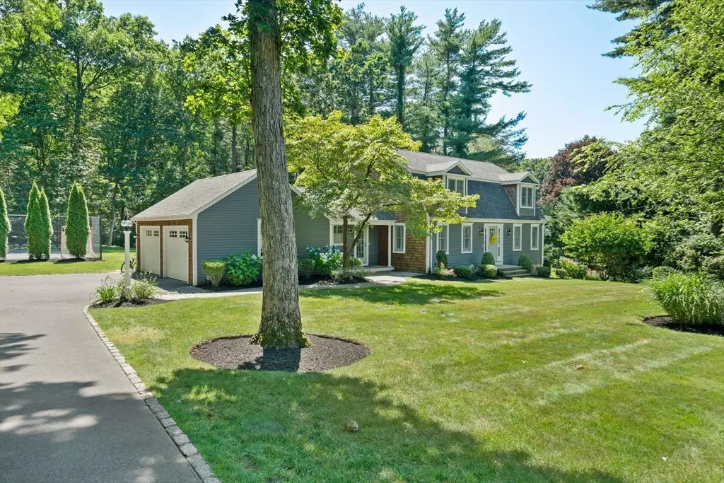 Hanover, MA 02339,345 Mayflower Cir