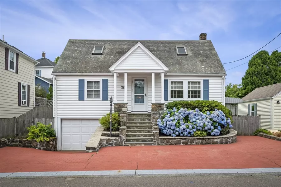 24 Roosevelt Ave, Marblehead, MA 01945