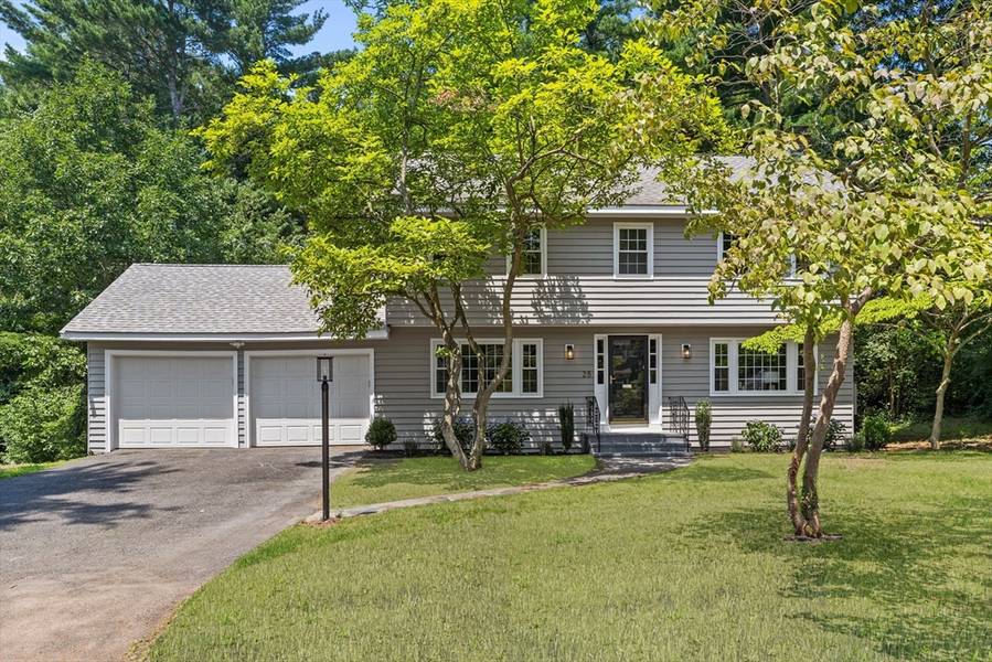 25 Magaletta Dr, Westwood, MA 02090