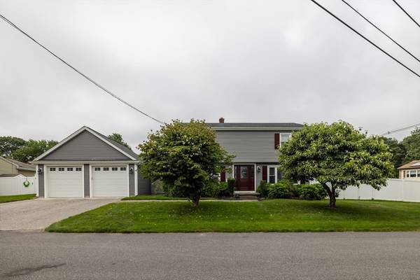 221 Riley Ave, Somerset, MA 02726