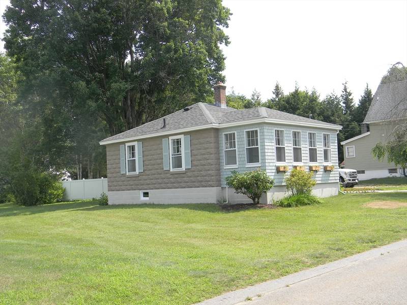 15 Columbus Ave, Templeton, MA 01436