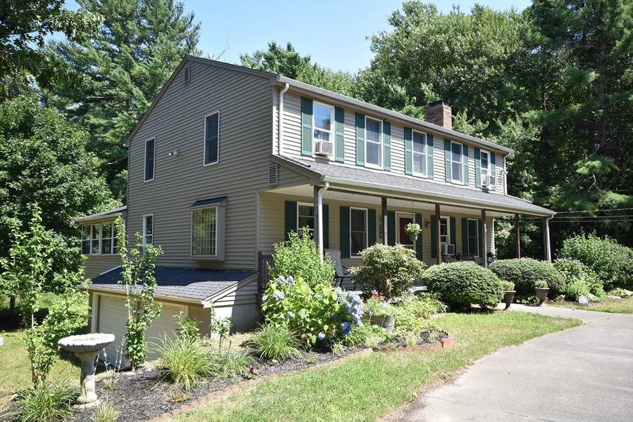 648 Walnut Plain Rd, Rochester, MA 02770