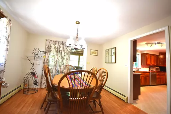 Rochester, MA 02770,648 Walnut Plain Rd