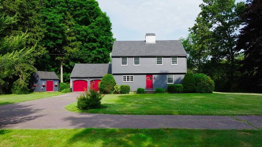 15 South Village Green, Ipswich, MA 01938