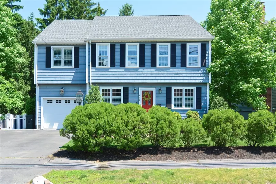 390 Brook Rd, Milton, MA 02186