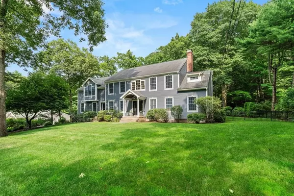 20 Rolling Lane, Dover, MA 02030