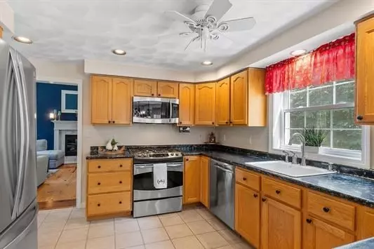 Sandown, NH 03873,57 Compromise Lane