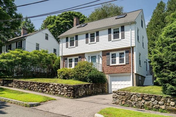 71 Cedar Ave, Arlington, MA 02476