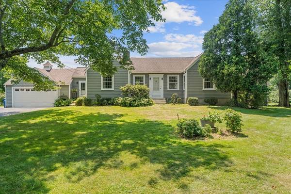 893 County St, Seekonk, MA 02771