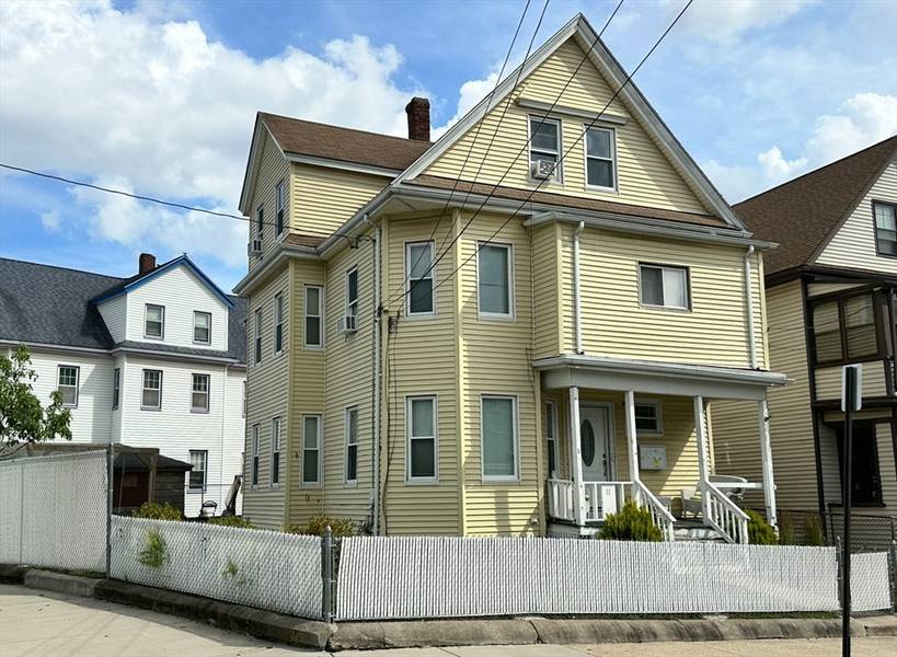 11 Foster St, Everett, MA 02149