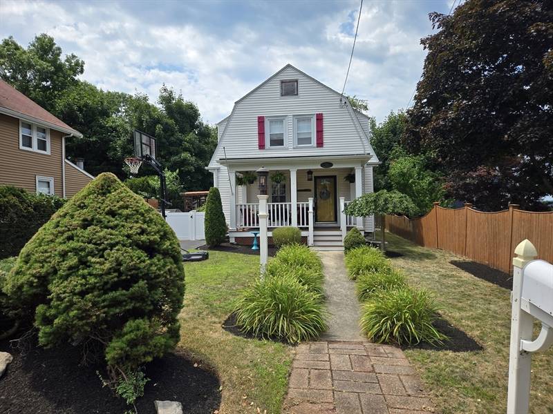 244 N Forest St, Melrose, MA 02176