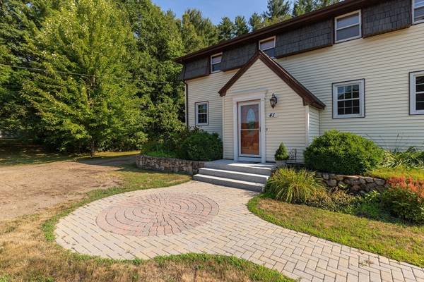 41 Meredith Rd, Tewksbury, MA 01876