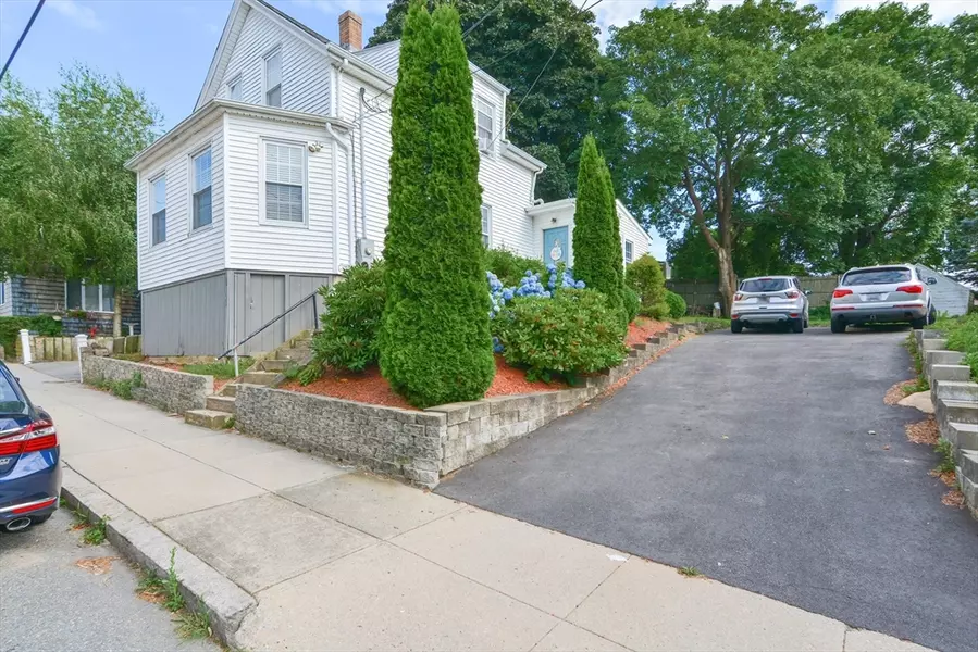 103 Horton St, Fall River, MA 02723