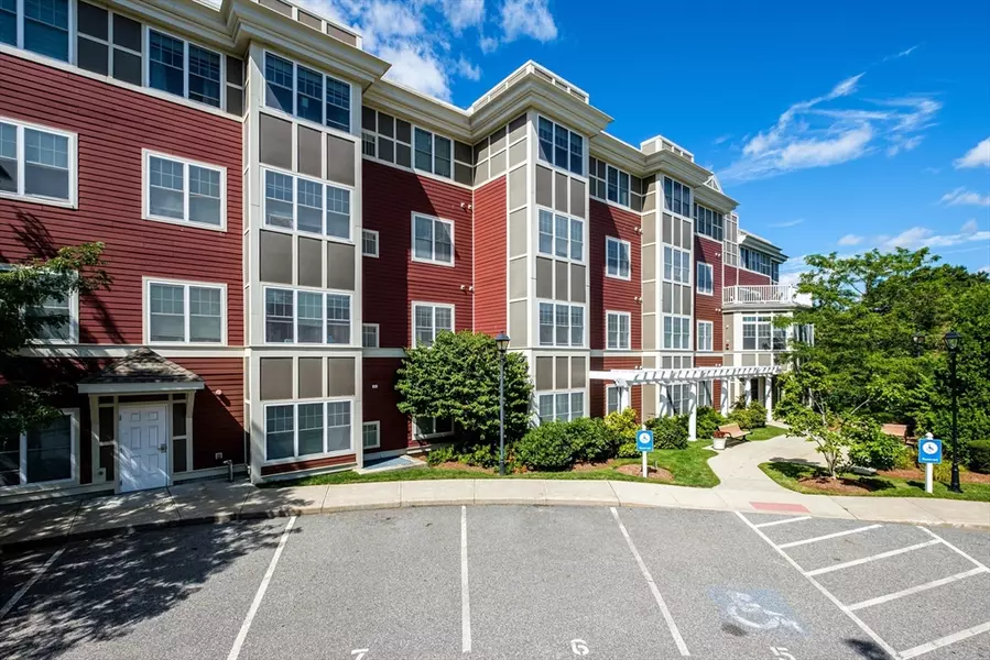 35 Commonwealth Ave #202, Newton, MA 02467