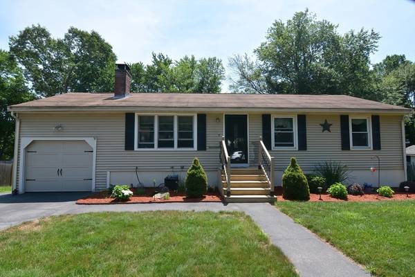 4 Beverly Rd, Grafton, MA 01536