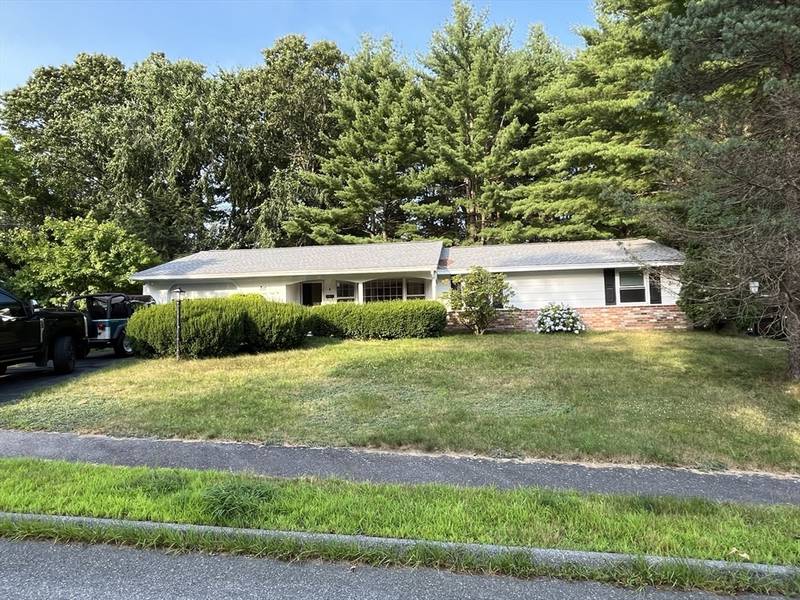 6 Richard Rd, Hudson, MA 01749